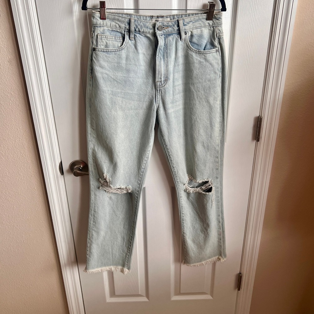 Hidden Jeans Distressed Ripped Knee Frayed‎ Hem Light Wash Denim Size 27
